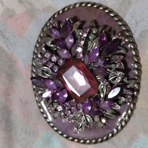 Gorgeous belt buckle